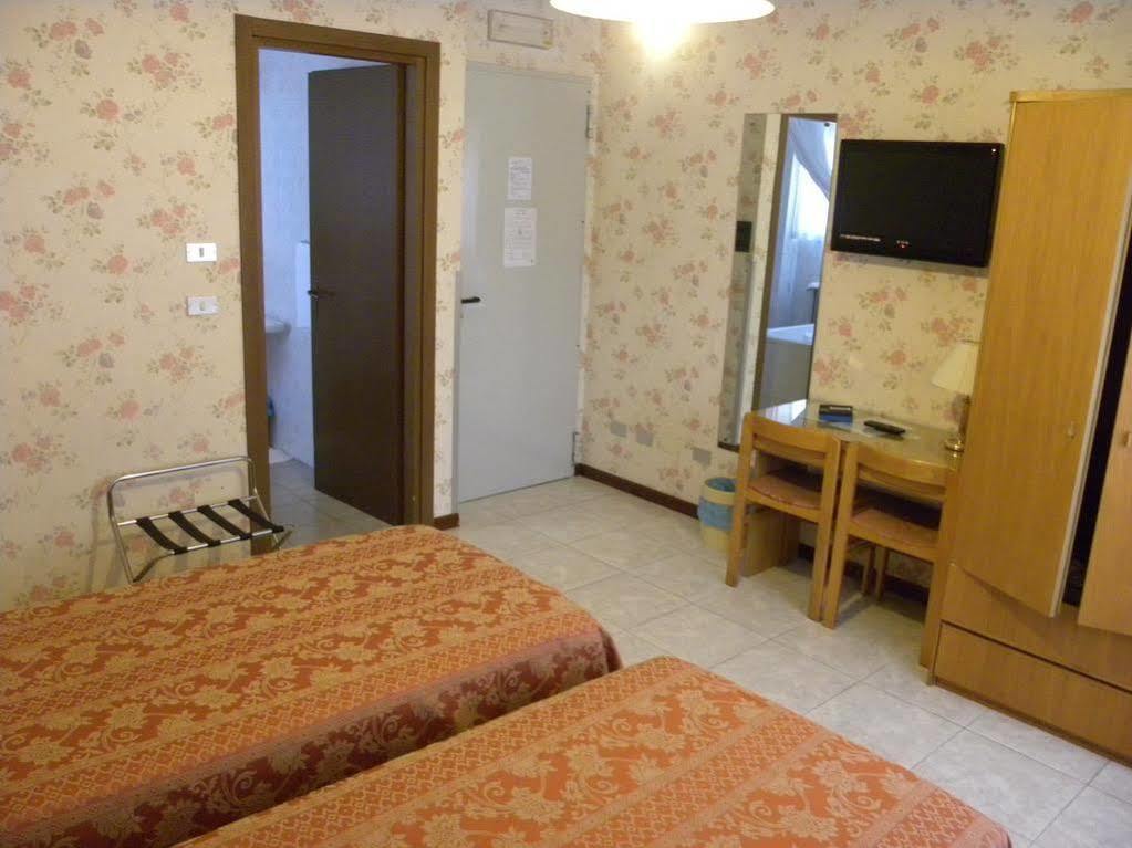 Hotel Rosengarten Pavia Ngoại thất bức ảnh